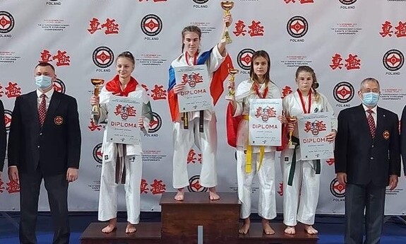 Sukces naszej uczennicy w międzynarodowych zawodach w karate
